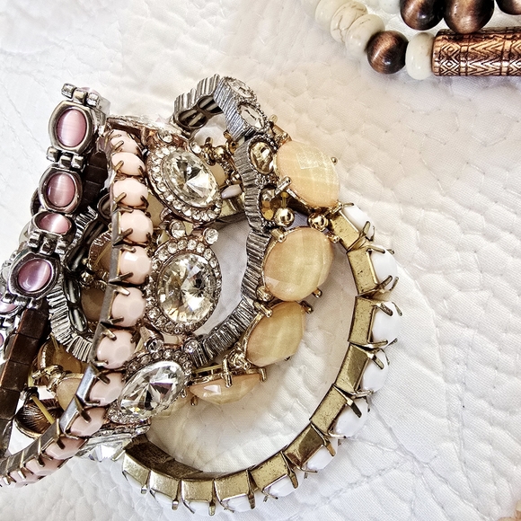 Large Costume Jewelry Lot Necklaces Bracelets Rings Earrings Beads Colorful - Picture 11 of 16